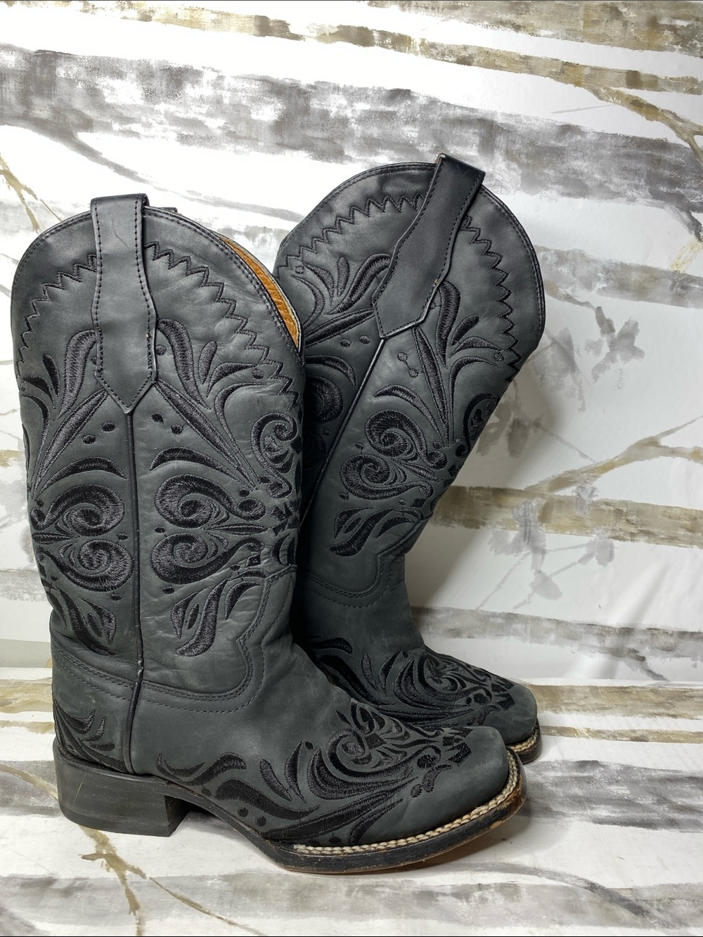 Circle G by Corral Women's Filigree Snip Toe Western Boots